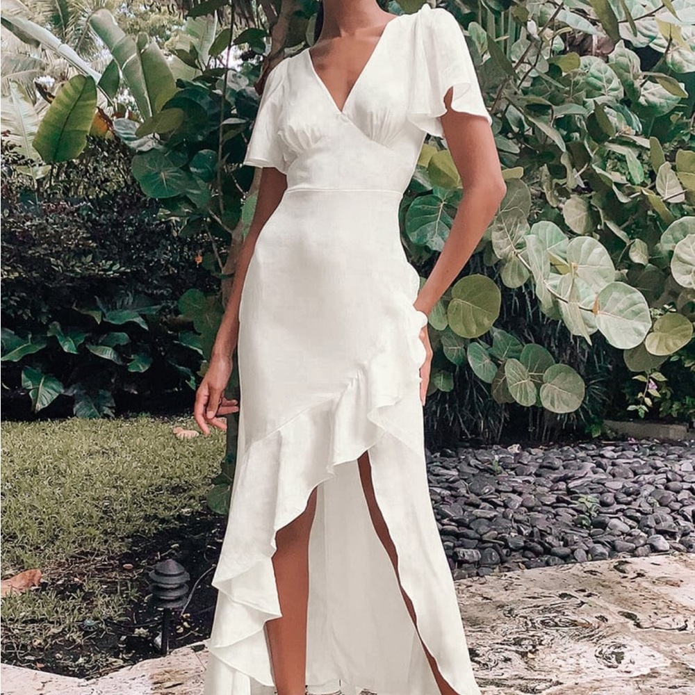 Lulus white statin flutter dress
